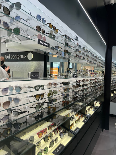 Sunglass Hut DFC - Qatar|Doha|Umm Salal Muhammed Street