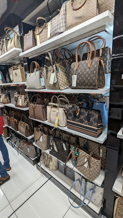 Shoe Mart - Qatar|Doha|Main Road Industrial Area Rd|Barwa Plaza Mall