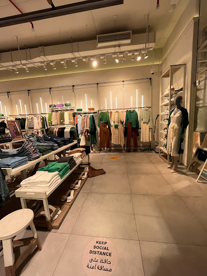 Stradivarius - Qatar|Al Gharaffa|Mall of Qatar