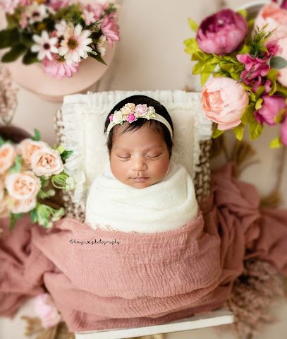 Oh My Photography Studio and Events - Newborn kids and family photographer - Doha - +974 6643 9970