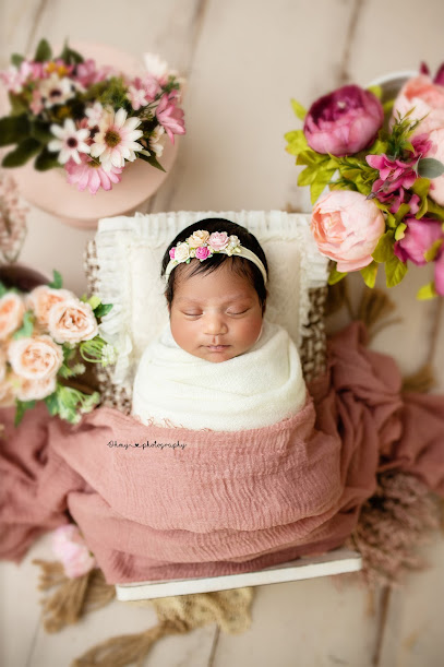 Oh My Photography Studio and Events - Newborn kids and family photographer -