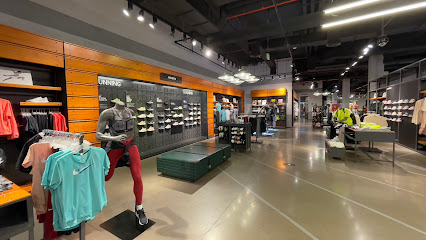 Nike Store - Lusail - +974 5065 1391