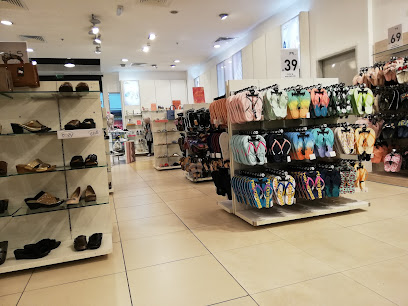 Shoe Mart - Lusail - +974 4483 8560