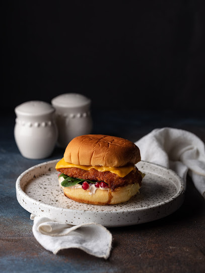 Sandwich Box - Qatar|Street|23 Saeed Bin Basheer