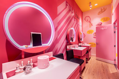 Benefit Cosmetics Boutique & BrowBar lounge - الدوحة - +974 4413 8991