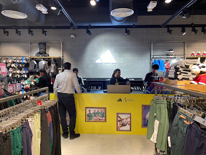 adidas Store - Villaggio Mall - Qatar -
