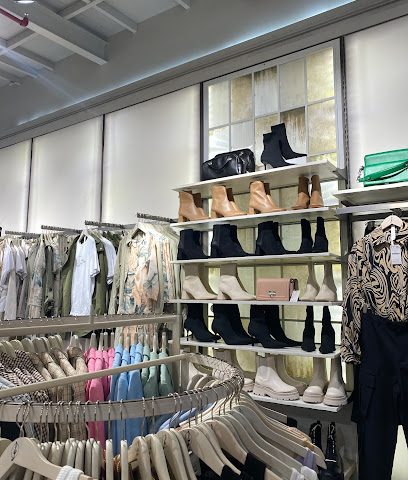 Stradivarius - الوكرة، - +974 4495 9091