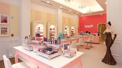Benefit Cosmetics Brow Bar Lounge - الدوحة - +974 5002 5585